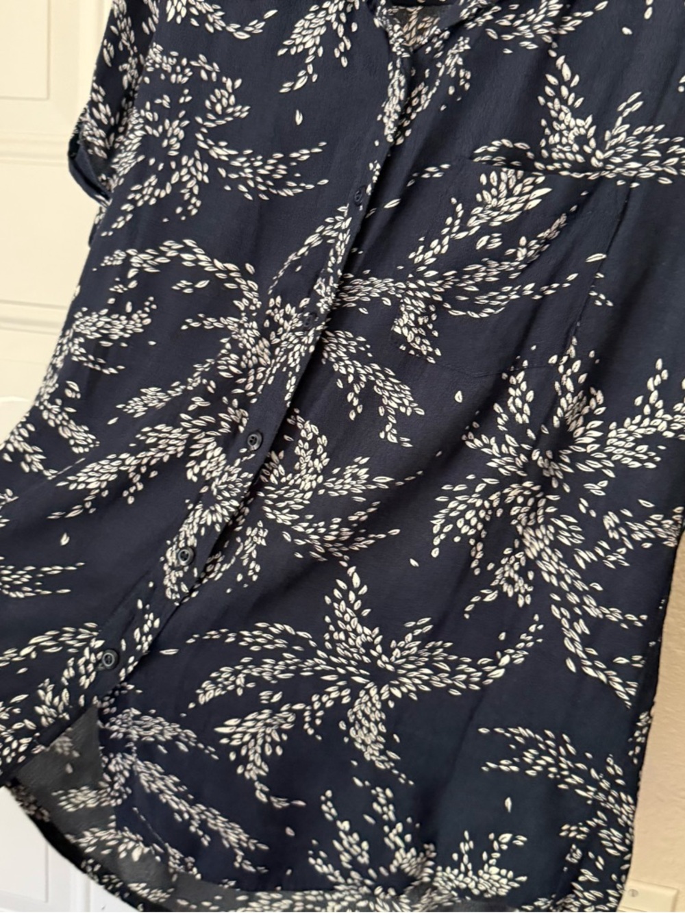 BRIDGE & BURN navy white leaf botanical print rayon short sleeve button up shirt - Picture 3 of 6
